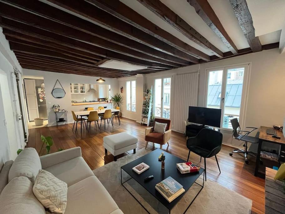 Lovely Large Apartment